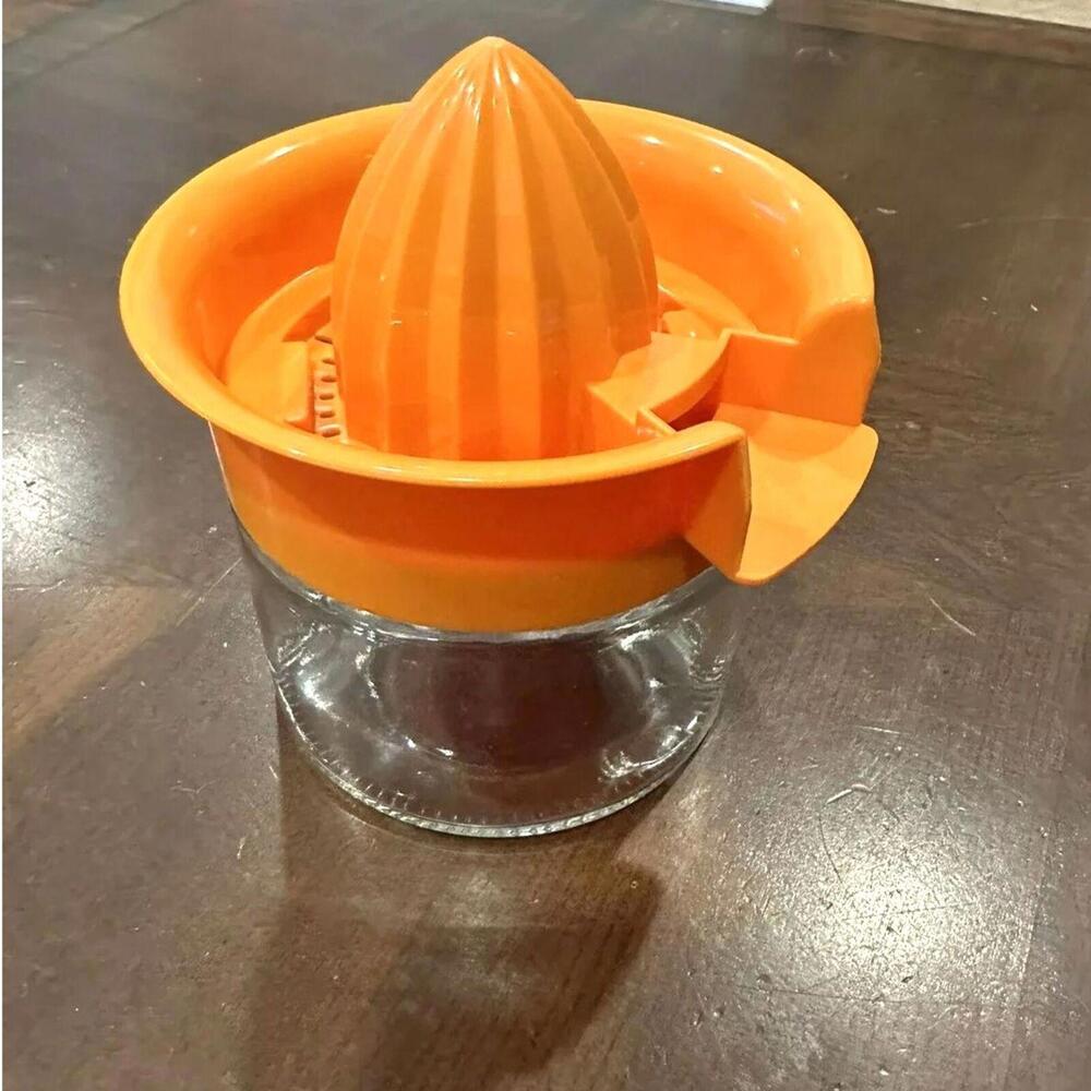 Vintage Gemco Glass Citrus Juicer Orange Plastic Reamer Lid Strainer Model 8950